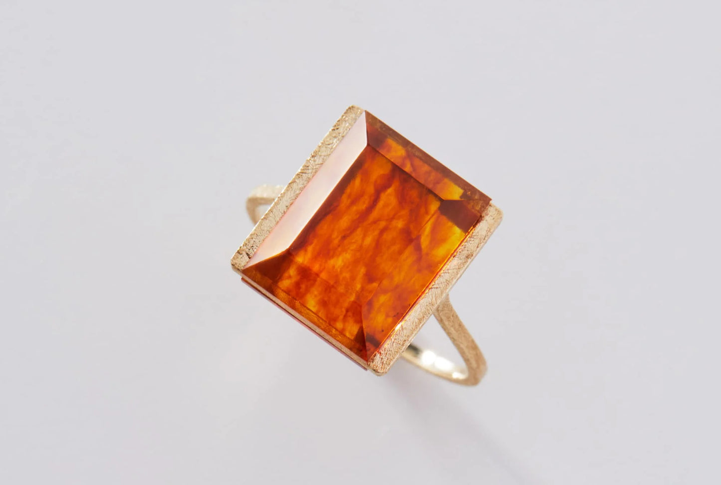 Fang｜Square-Cut Amber Ring