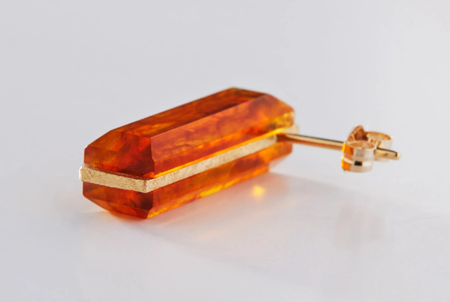 Fang｜Gold-Inlaid Amber Gemstone Stud Mini Earrings