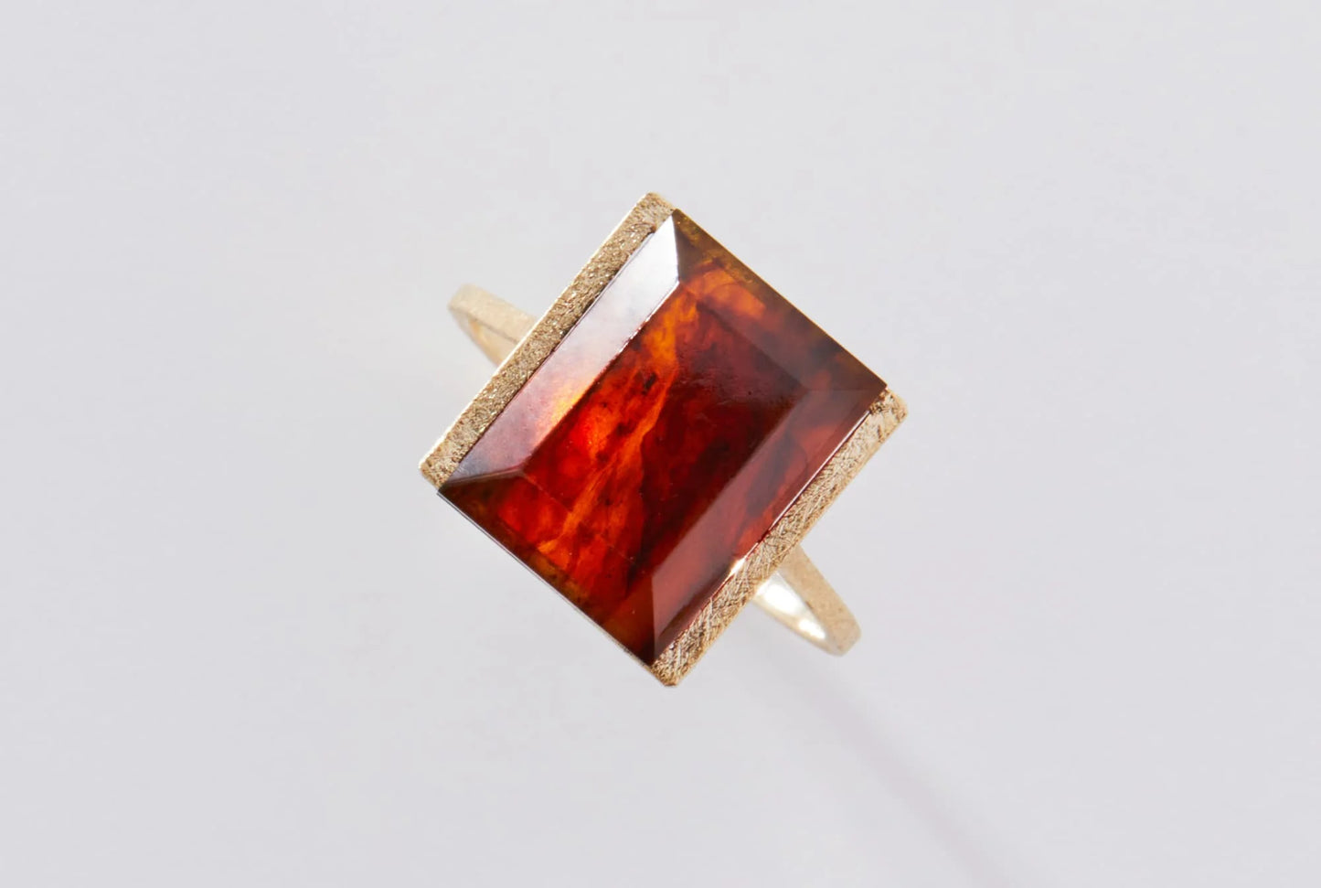 Fang｜Square-Cut Amber Ring