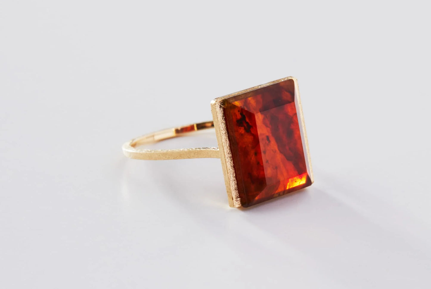 Fang｜Square-Cut Amber Ring