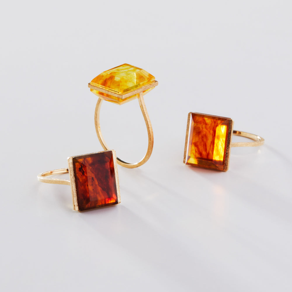 Fang｜Square-Cut Amber Ring