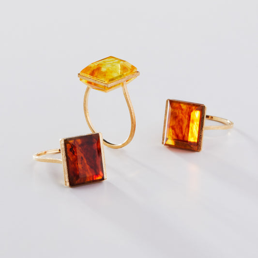 Fang｜Square-Cut Amber Ring