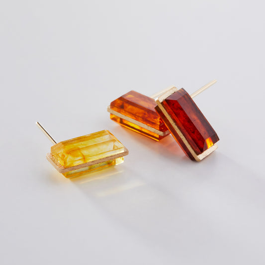 Fang｜Gold-Inlaid Amber Gemstone Stud Mini Earrings